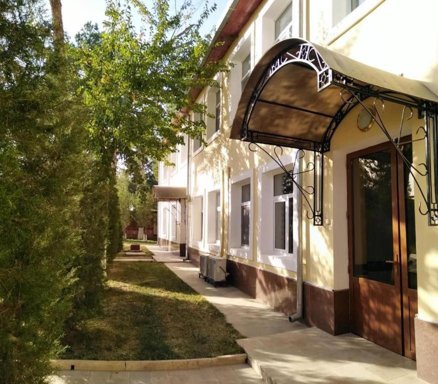 Hotel Admiral Termez Zewnętrze zdjęcie