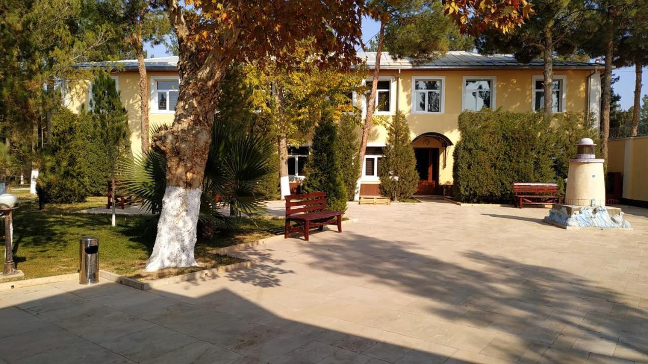 Hotel Admiral Termez Zewnętrze zdjęcie